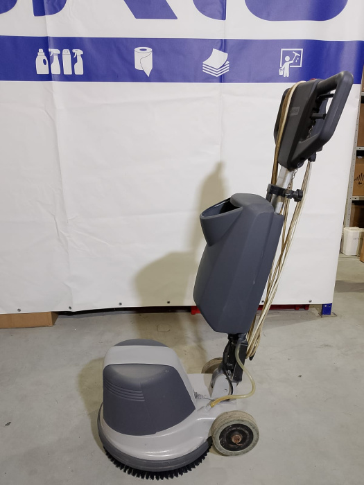 Nilfisk FM400L Однодисковая роторная машина восстановленная